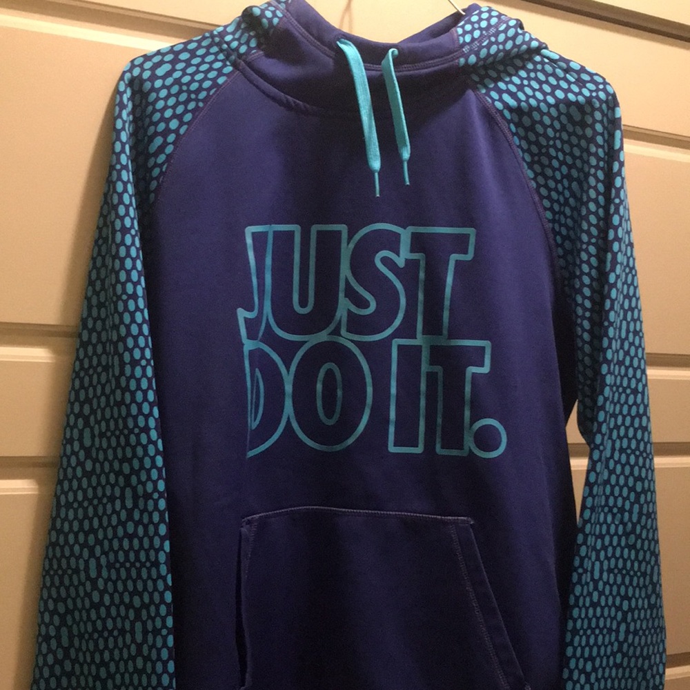Woman’s Nike Therma-Fit Hoodie Large